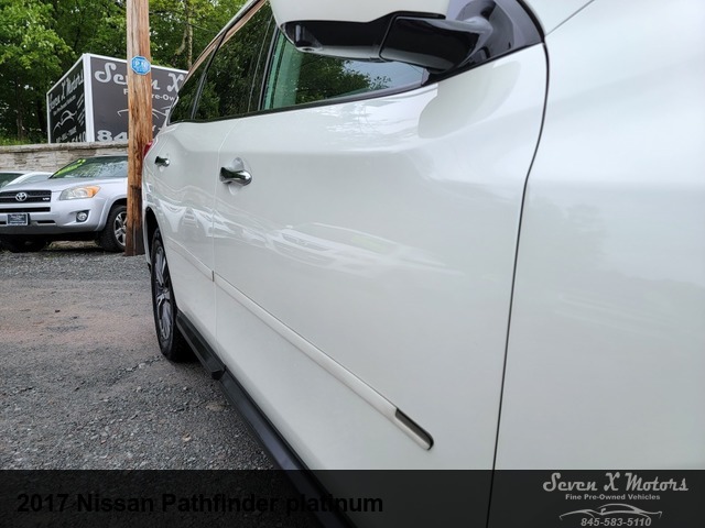 2017 Nissan Pathfinder Platinum 