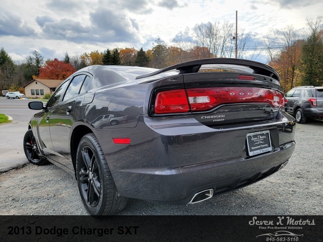 2013 Dodge Charger SXT 