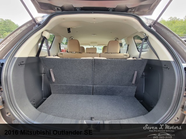 2016 Mitsubishi Outlander SE 