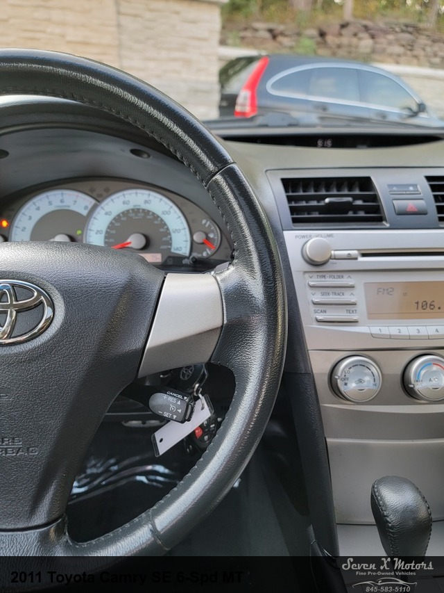 2011 Toyota Camry SE 6-Spd MT