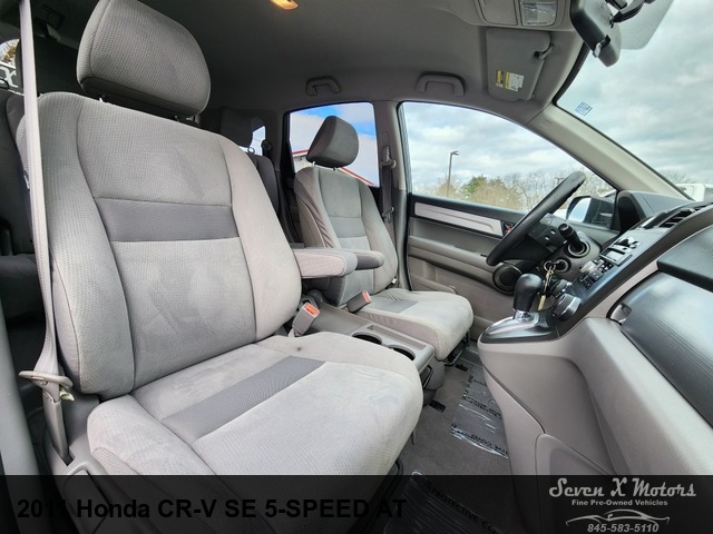 2011 Honda CR-V SE  5-Speed AT