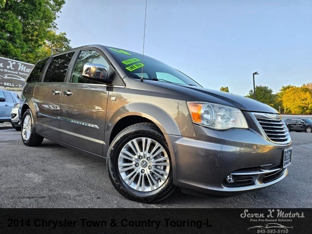 2014 Chrysler Town & Country Touring-L