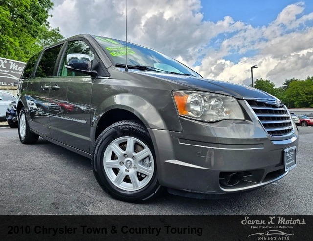 2010 Chrysler Town & Country Touring