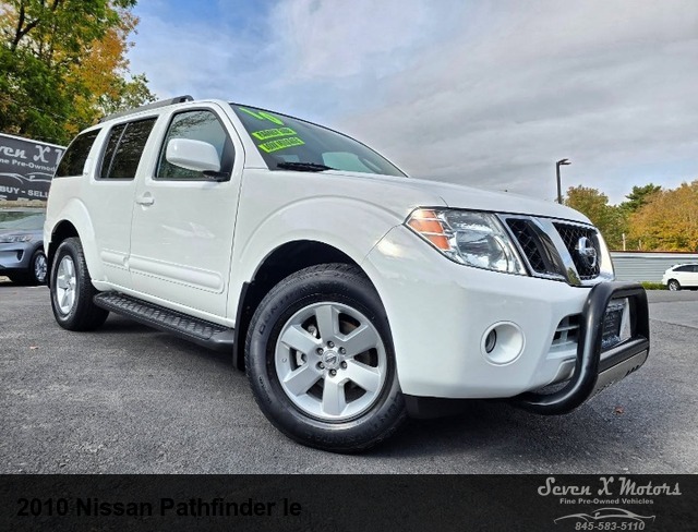 2010 Nissan Pathfinder SE